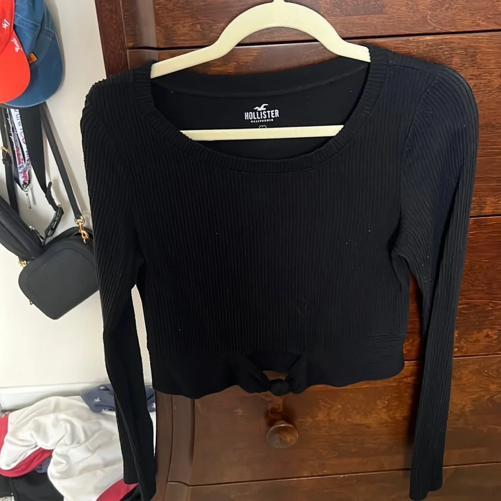 Hollister - black long sleeve shirt with knot in front